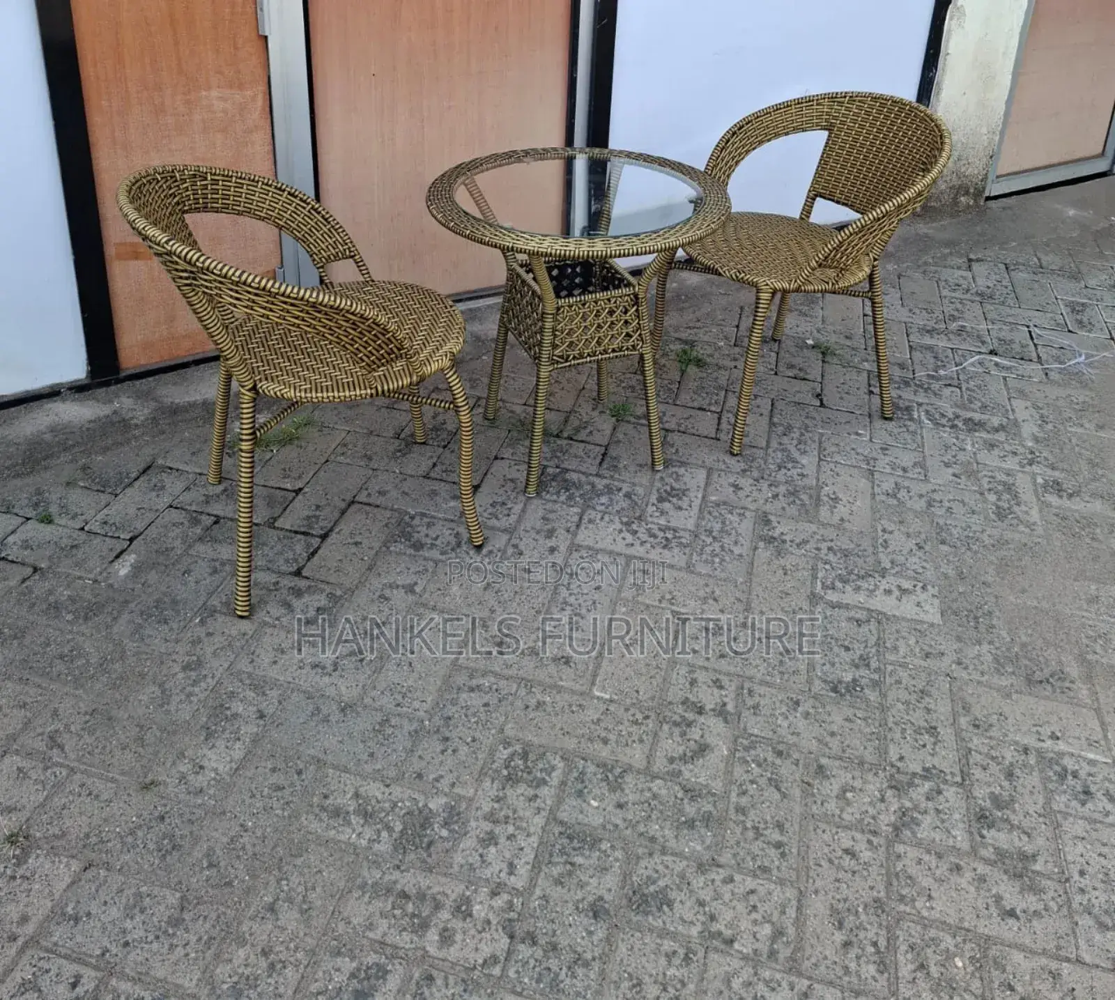 Eloquent Outdoor Set