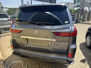 Lexus LX 2017 Silver