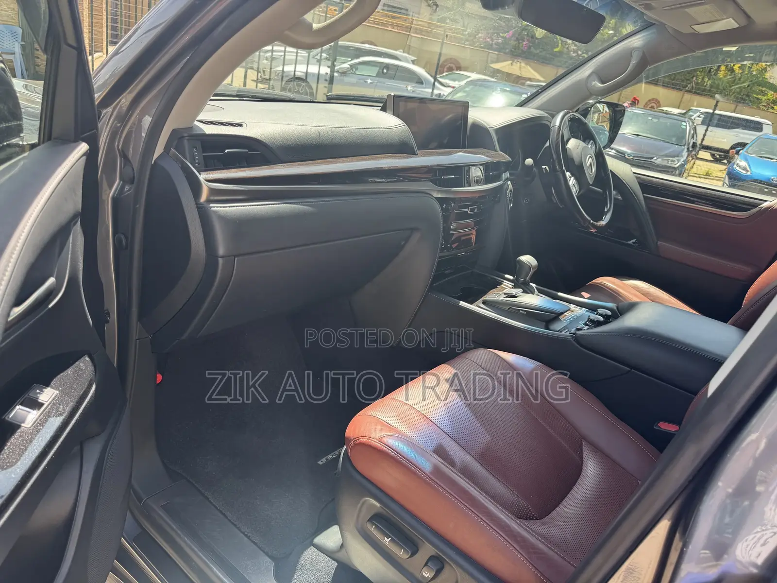 Lexus LX 2017 Silver