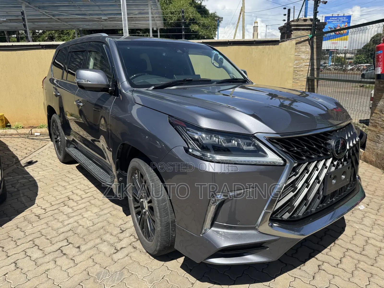 Lexus LX 2017 Silver