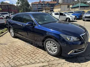 Toyota Crown 2017 Blue