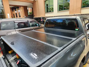 Quality Tonneau Cover for Toyota Hilux Tri Fold Hard