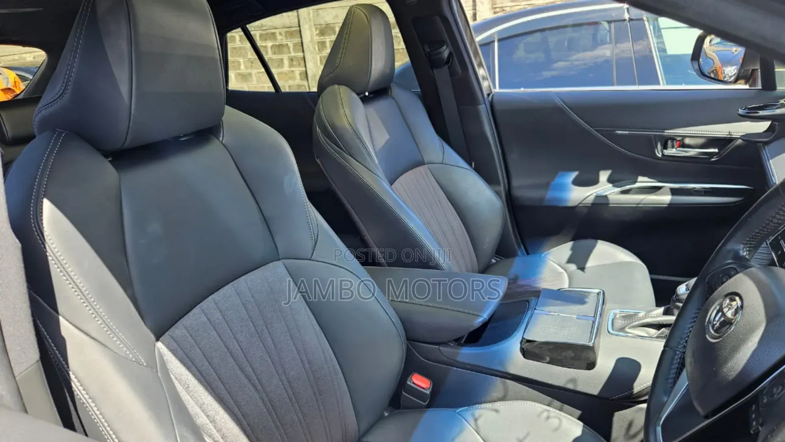Toyota Harrier 2.0 2021 Black