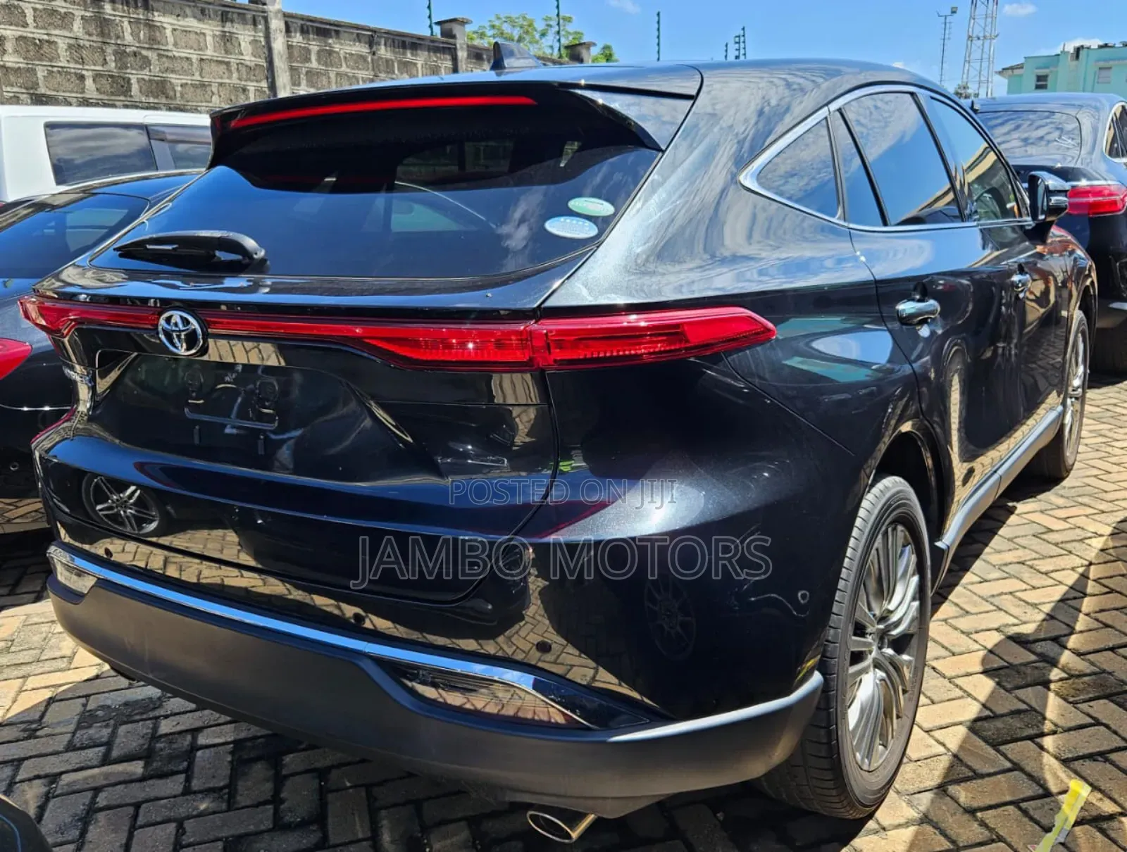 Toyota Harrier 2.0 2021 Black