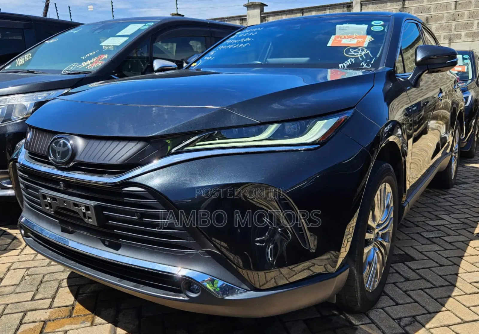 Toyota Harrier 2.0 2021 Black