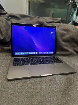 Laptop Apple MacBook Pro 2017 16GB Intel Core i7 SSD 256GB