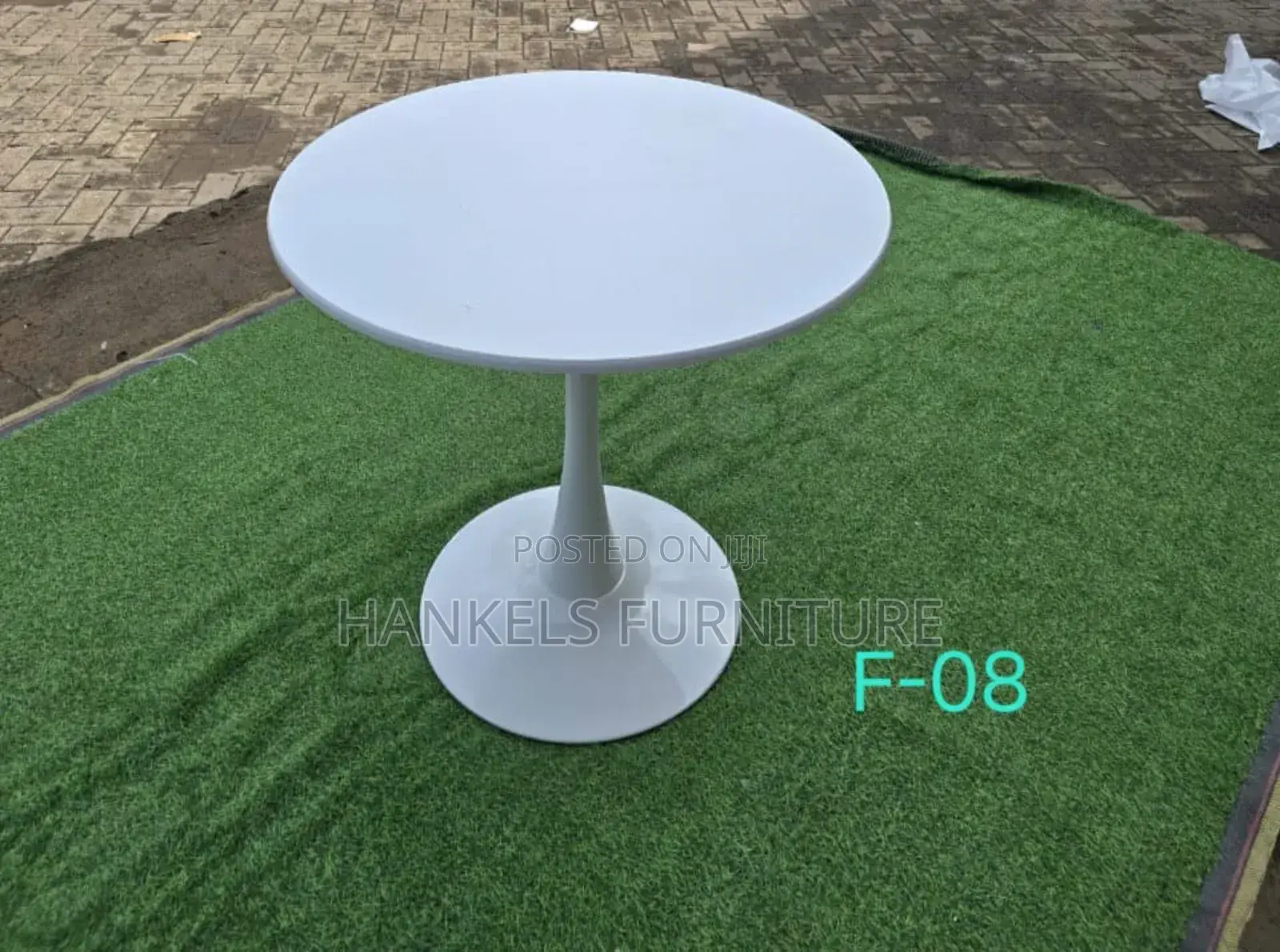 Round Eames Fannish Table