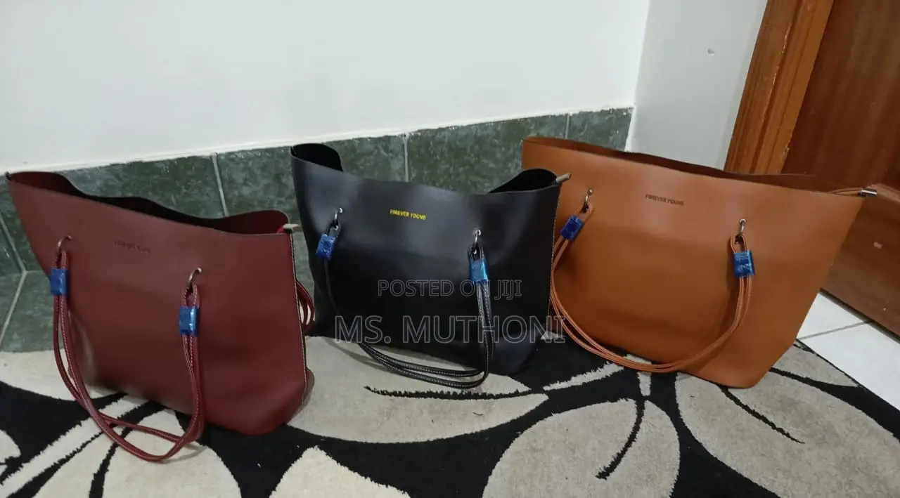 *14 Inch Classy Laptop Tote Bago