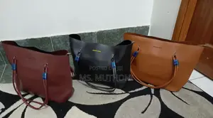 *14 Inch Classy Laptop Tote Bago