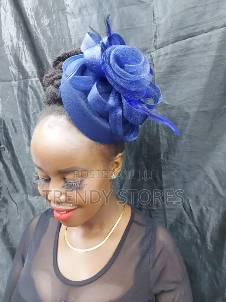 Chic Navy Blue Fascinator