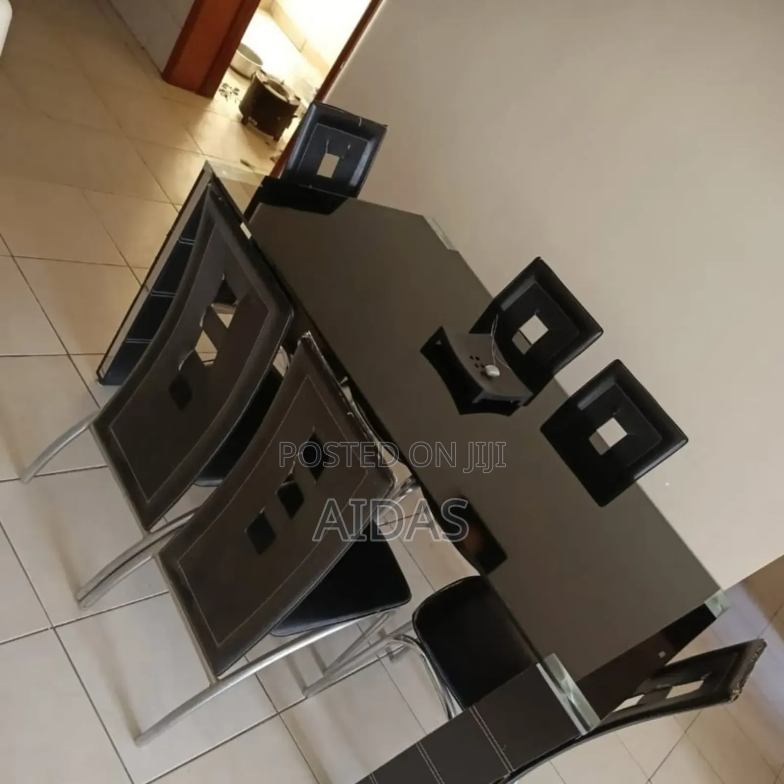 6 Seater Glass Top Dinning Table