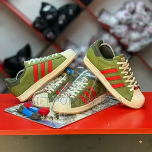 Adidas Superstar Shelltoe
Sneakers