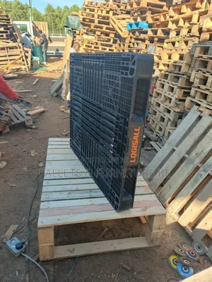 Plastic-stack Pallets