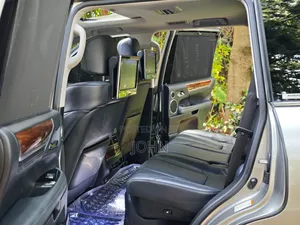 Lexus LX 570 AWD 2017 Gold