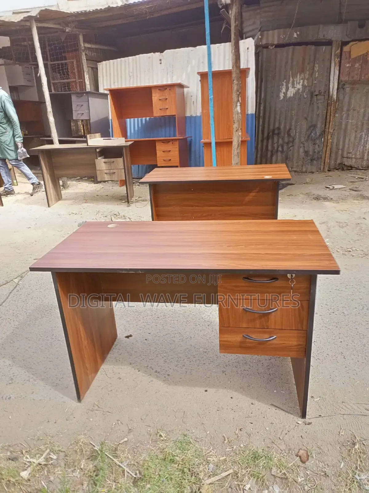 Strdy Table With a Lock
