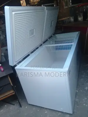 Double Door Chest Freezer 700 Litres