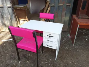 Manicure Set Table And Seats