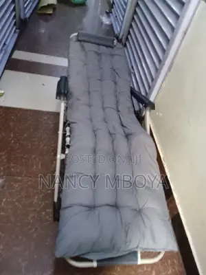 2 in 1 Foldable Chair/Bed With Cushion