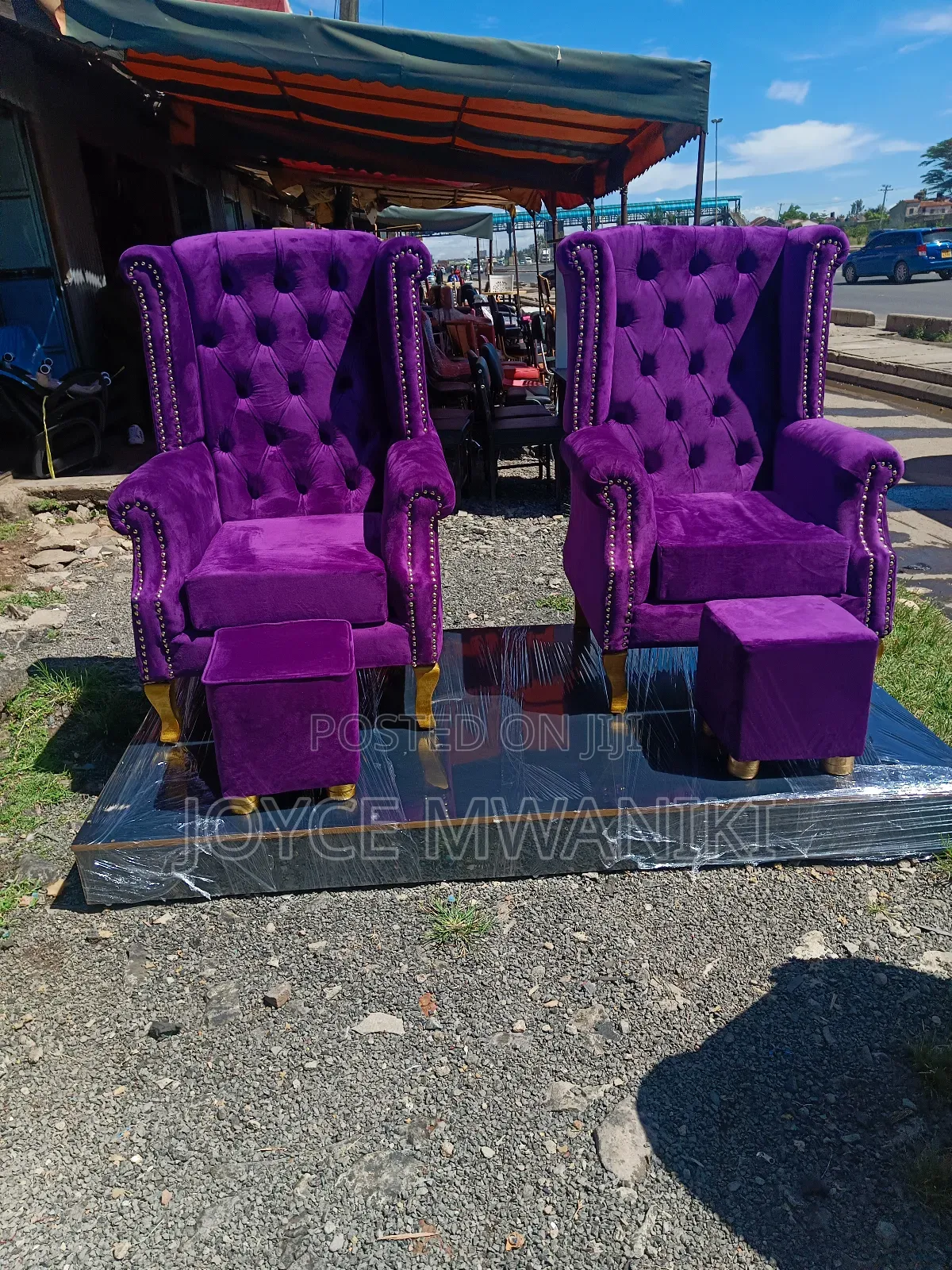Pedicure Seats, Poufs and Podium 
