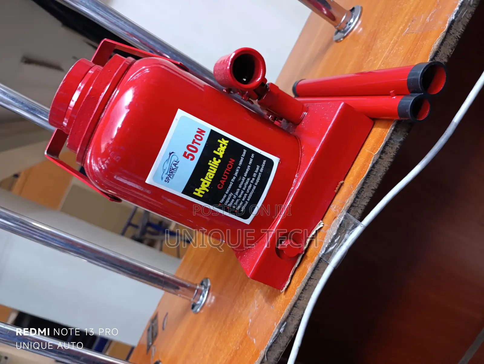 50-Tonne Hydraulic Jack With Versatile Lifting Capacity