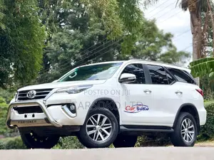 Toyota Fortuner 2.8 D RWD 2018 White
