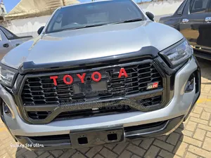 Toyota Hilux 2018 Gray