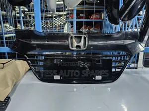 Honda Vezel Grille Available