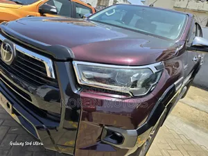 Toyota Hilux 2019 Purple