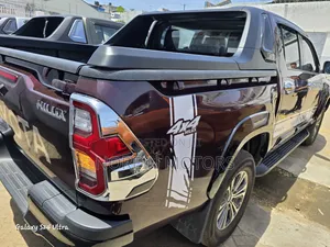 Toyota Hilux 2019 Purple