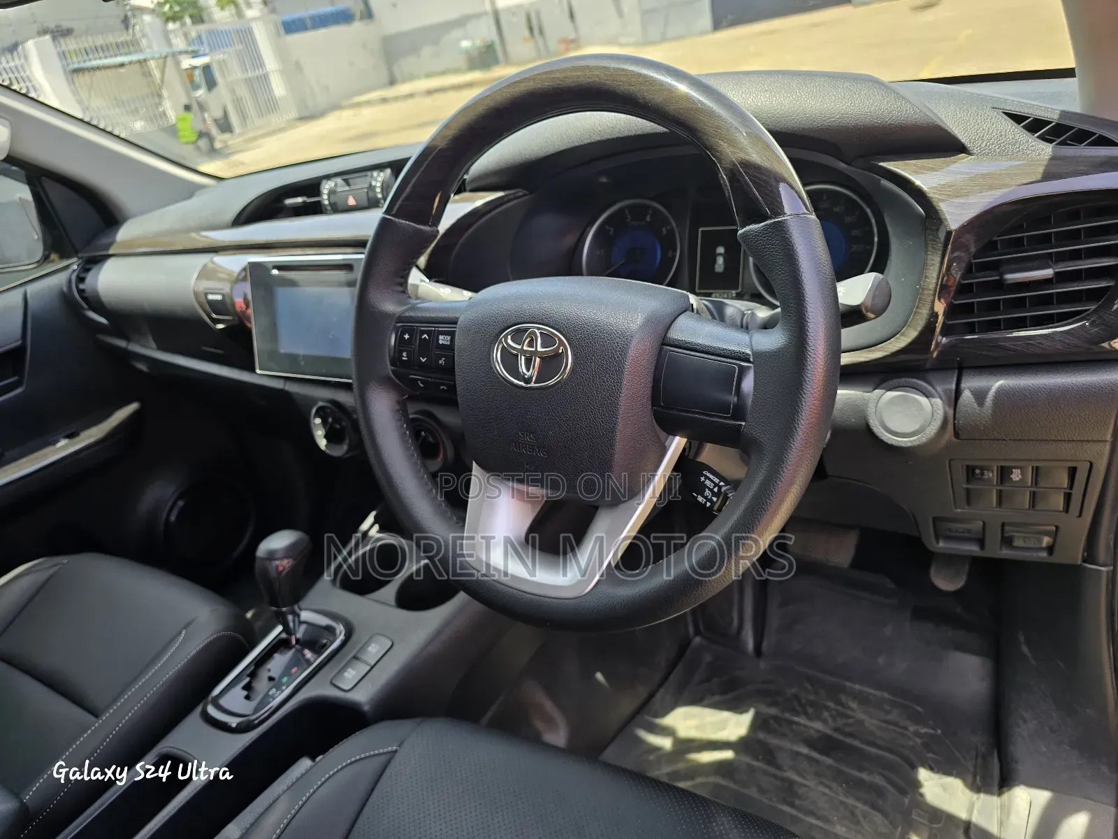 Toyota Hilux 2019 Purple