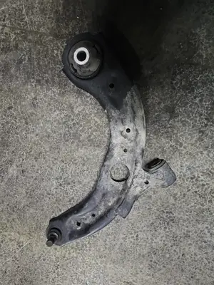 Control Arm Mazda Cx3