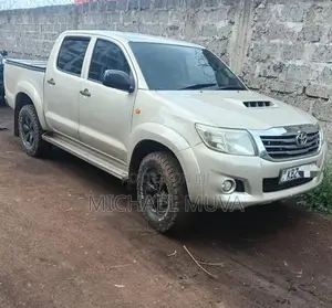Toyota Hilux 2014 Silver