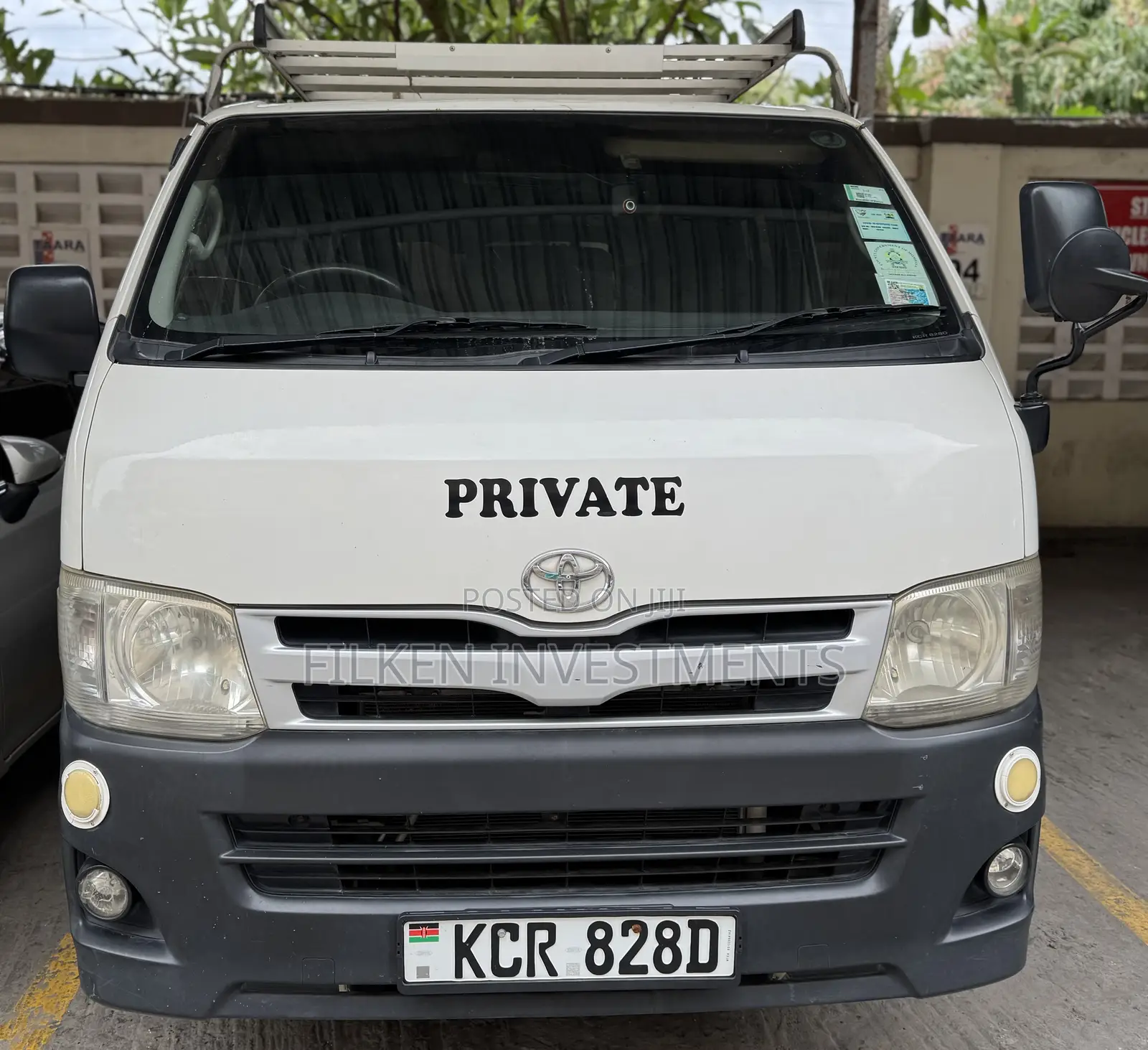Toyota HiAce 2012 White
