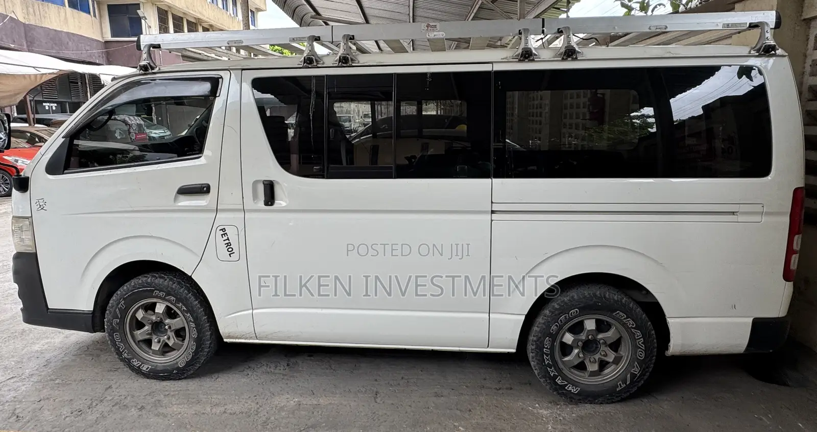 Toyota HiAce 2012 White