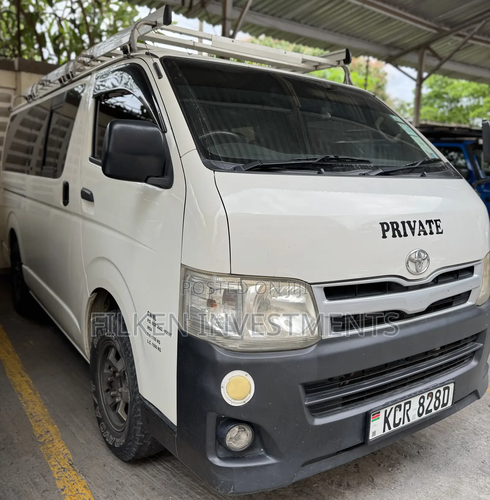 Toyota HiAce 2012 White