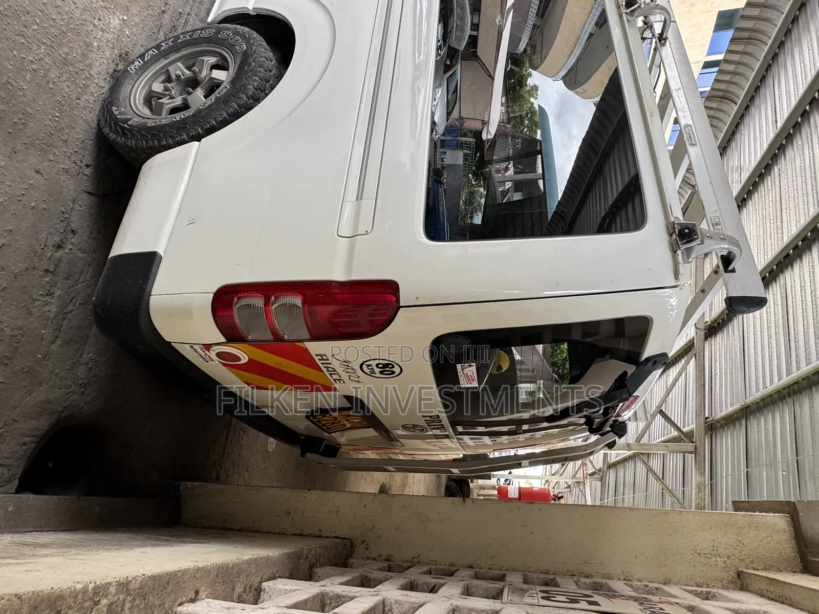 Toyota HiAce 2012 White
