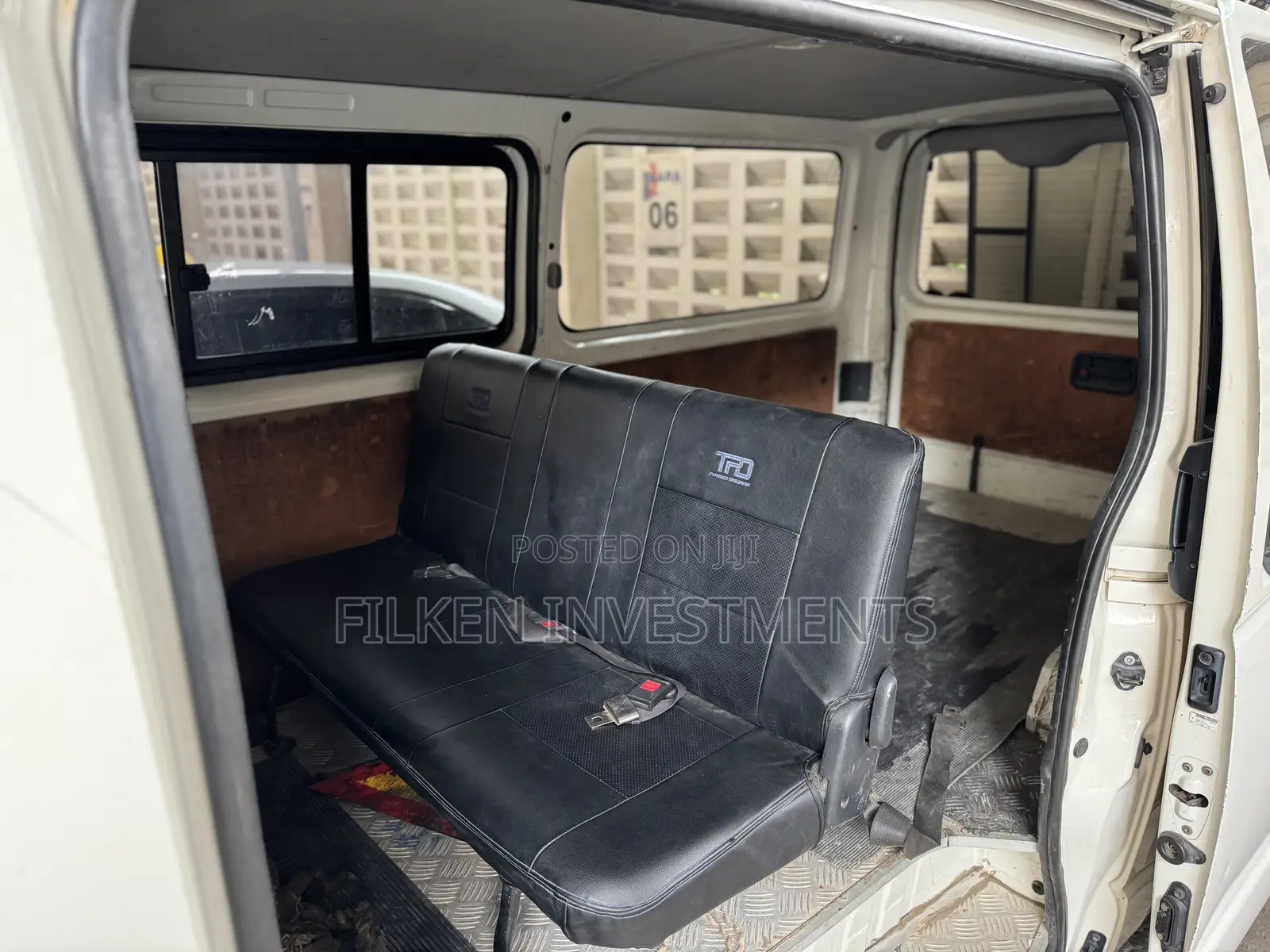 Toyota HiAce 2012 White