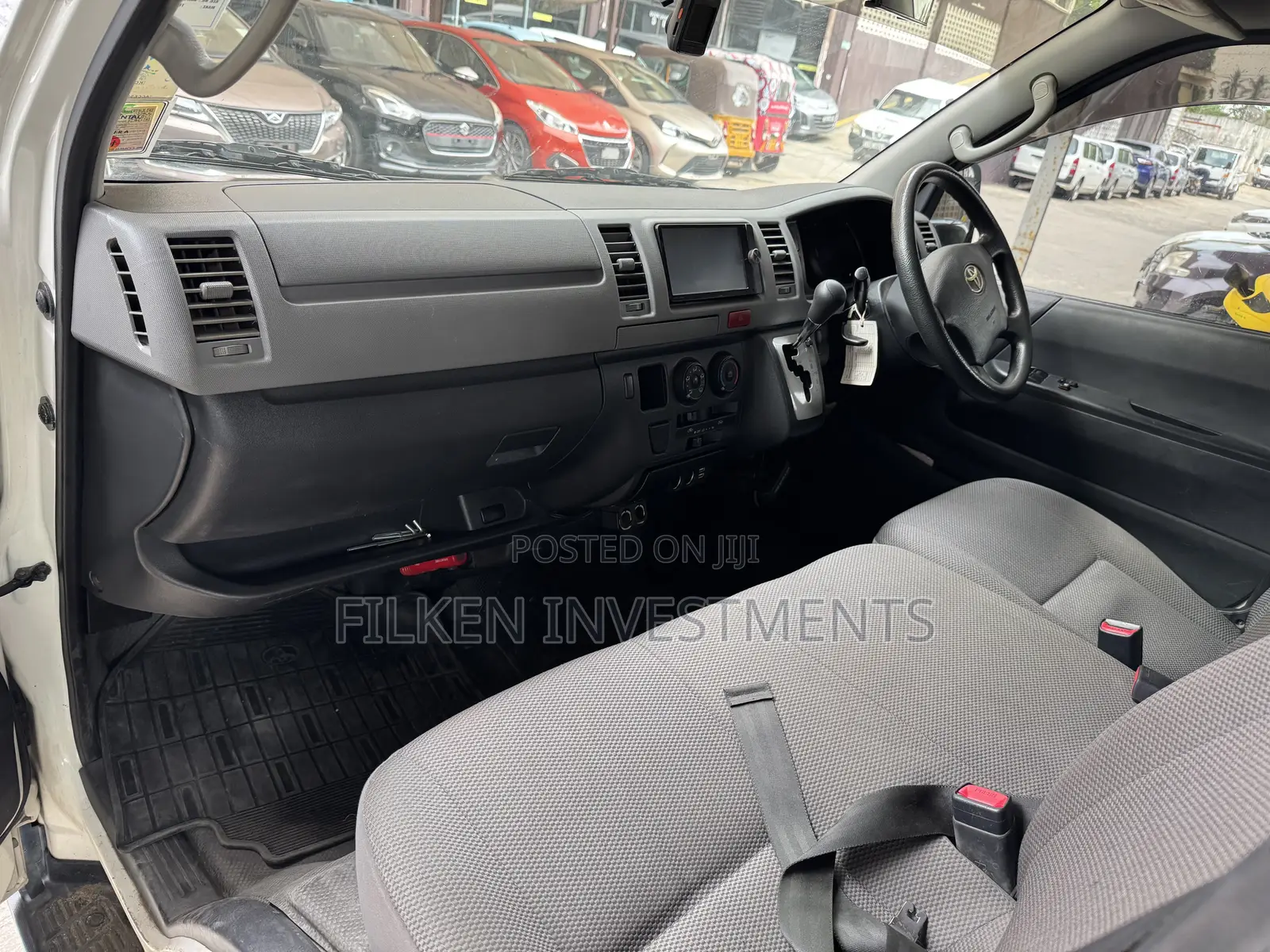 Toyota HiAce 2012 White