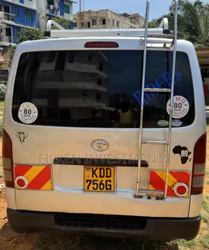 Toyota HiAce 2014 Silver