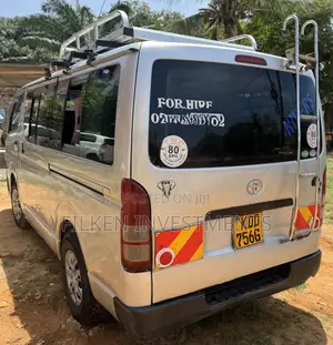 Toyota HiAce 2014 Silver
