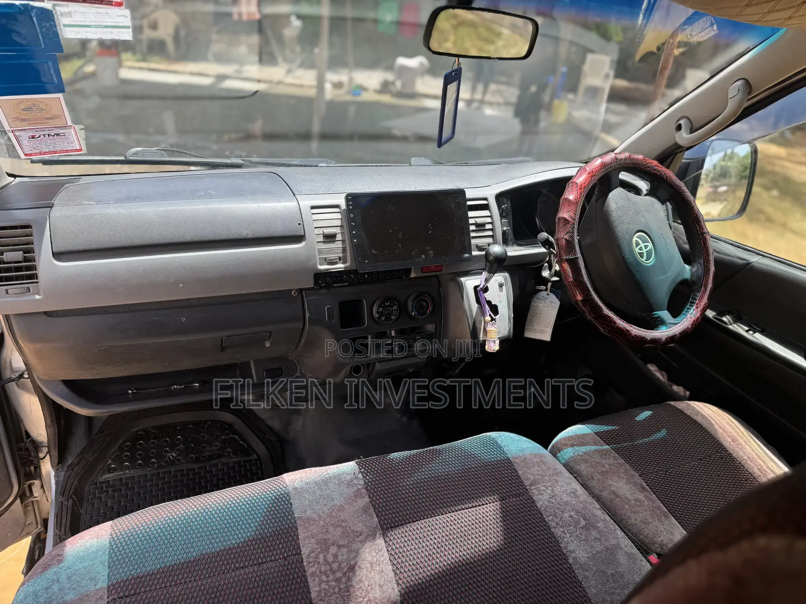 Toyota HiAce 2014 Silver