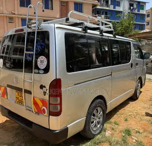 Toyota HiAce 2014 Silver