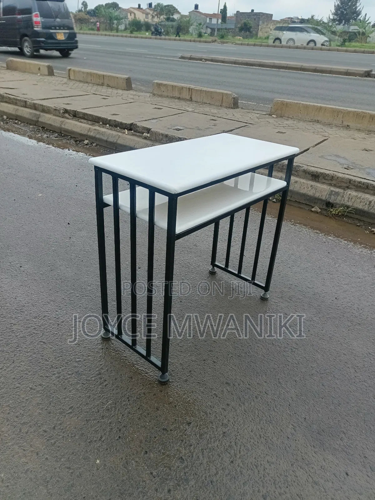 Manicure Marble Table, White and Black 
