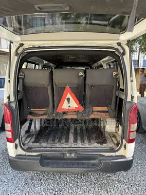 Toyota HiAce 2017 White