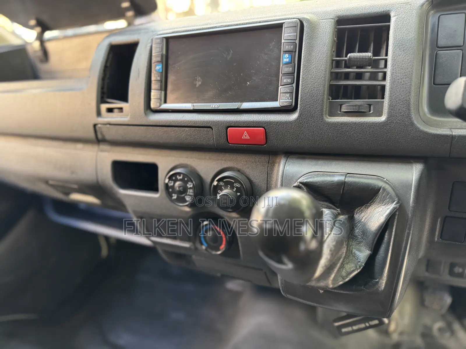 Toyota HiAce 2017 White