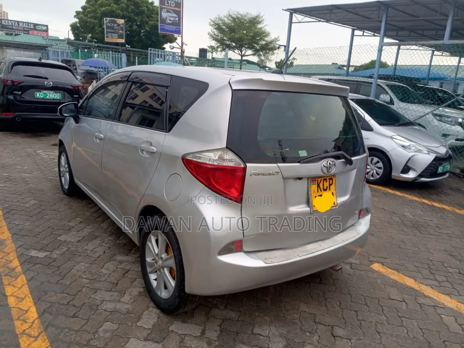 Toyota Ractis 2012 Silver