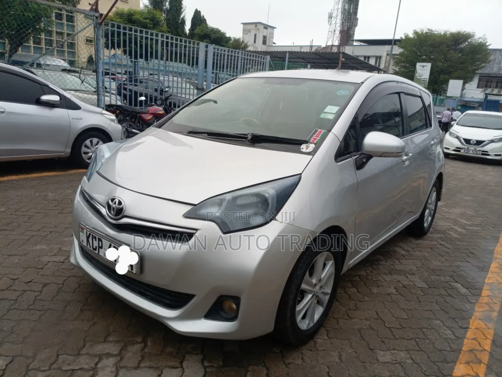 Toyota Ractis 2012 Silver