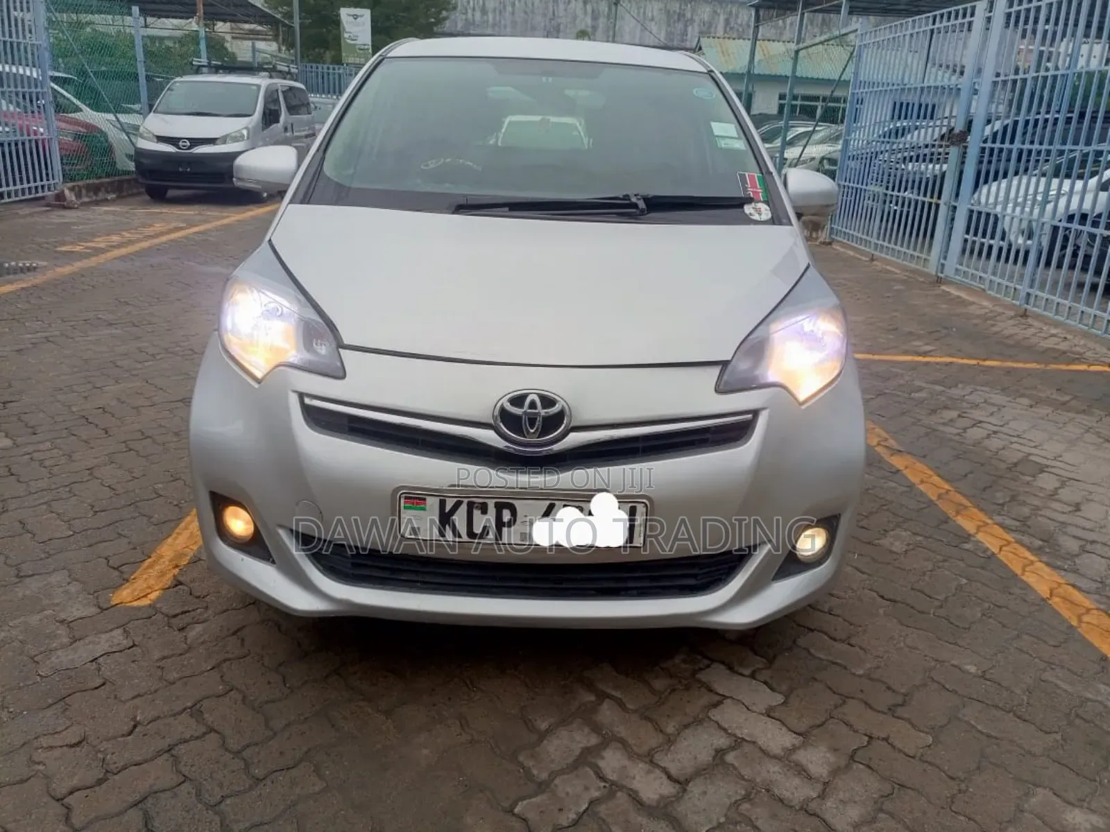 Toyota Ractis 2012 Silver