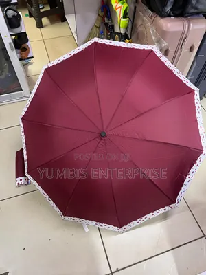 Maroon Umbrellas Foldable and Quality at 650 KSH Only