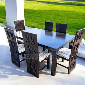 Dining Set, an Immaculate 6 Seater Dining Set